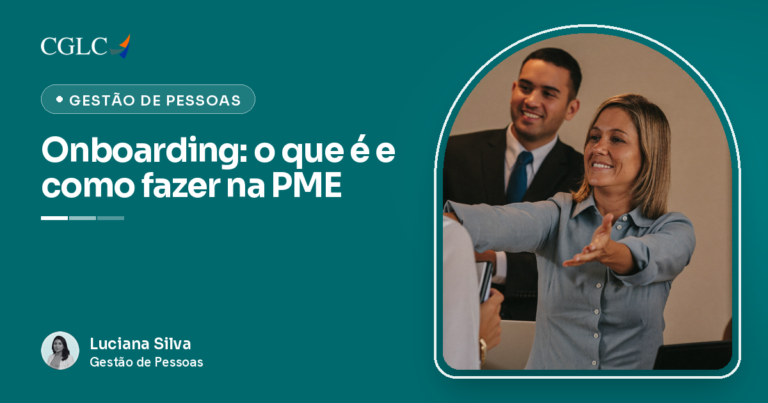 Capa do artigo sobre onboarding: uma gestora estende a mão para receber quem chega, com um colega sorrindo ao fundo, e a autora Luciana Silva na assinatura